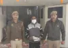 नोएडा: चोरी और मोबाइल स्नैचिंग के आरोप में दो बदमाश गिरफ्तार, अवैध तमंचा बरामद