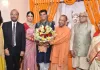 नोएडा में मुख्यमंत्री योगी आदित्यनाथ ने महायोगी गोरखनाथ विश्वविद्यालय के कुलपति की बेटी के विवाह में दी शुभकामनाएं