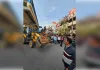नोएडा प्राधिकरण का बड़ा एक्शन: शहर भर में चला अवैध अतिक्रमण हटाओ अभियान, जेसीबी और डंपर लेकर सड़कों पर उतरे अधिकारी, रेहड़ी-पटरी वालों में मचा हड़कंप