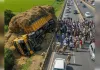 मुजफ्फरनगर के मंसूरपुर में अनियंत्रित होकर पलटा ओवरलोड भूसे का ट्रक, टला बड़ा हादसा