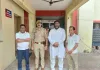 मुजफ्फरनगर में विवादित होर्डिंग पर सपा-भाजपा समर्थक आमने-सामने, पोस्टर फाड़े जाने के बाद पुलिस की बड़ी कार्रवाई