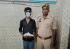 हापुड़ में ‘ऑपरेशन शस्त्र’ का शिकंजा! पुलिस ने बाल अपचारी समेत 2 को दबोचा, 2 तमंचे-कारतूस और बाइक बरामद