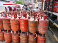 एलपीजी की जमाखोरी और कालाबाजारी पर सरकार सख्त, मारे गए 12,000 से ज्यादा छापे; 15,000 सिलेंडर किए गए जब्त