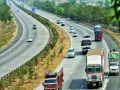 हाईवे किनारे गाड़ी खड़ी करना पड़ेगा भारी! सुप्रीम कोर्ट सख्त, NHAI को कैमरा निगरानी और मॉनिटरिंग रूम पर दिया जोर