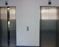 ग्रेटर नोएडा में लिफ्ट में फंसने से तीन लोगों की तबीयत बिगड़ी