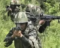 झारखंड: आईईडी विस्फोट में सहायक कमांडेंट घायल, नक्सलियों की सुरक्षा बलों से मुठभेड़