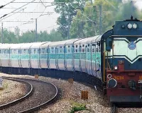 होली के बाद रेलवे स्टेशनों पर उमड़ी भीड़,ट्रेनो में जगह नहीं