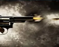 प्रयागराज में 'अलविदा की नमाज' से पहले खूनी संघर्ष: अंधाधुंध फायरिंग में 2 घायल, इलाके में भारी फोर्स तैनात