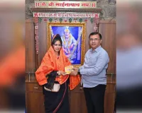 आस्था की राह पर तनिषा मुखर्जी: शिरडी में साईं बाबा के दर पर नतमस्तक दिखीं अभिनेत्री