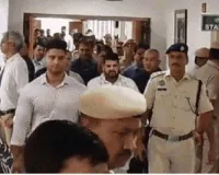 बृजभूषण सिंह को दिल्ली हाईकोर्ट से झटका: ट्रायल पर रोक से इनकार, वकील को लगाई कड़ी फटकार