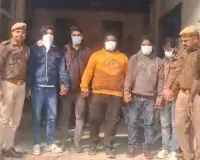 नोएडा में नौकरी दिलाने के नाम पर ठग गैंग के फर्जी काल सेंटर का भंडाफोड़, 5 शातिर गिरफ्तार 
