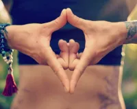 थायरॉइड और पीसीओडी में सहायक योनि मुद्रा, हार्मोनल संतुलन को करती है बेहतर 