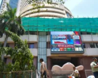 शेयर बाजार की सपाट शुरुआत, मेटल और आईटी शेयरों में दिखी खरीदारी