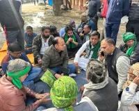 निठारी में करंट की चपेट में आने से भैंस की मौत, ग्रामीणों ने जताया विरोध