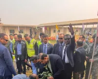 यूपी के विकास को रफ्तार: गौतम अदाणी ने उप्र के मीरजापुर में निर्माणाधीन मेगा पॉवर प्लांट का किया निरीक्षण, पौधे भी रोपे