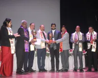 मेरठ: LLRM मेडिकल कॉलेज वार्षिकोत्सव एवं दीक्षान्त समारोह में छात्रों को डिग्री और गोल्ड मेडल प्रदान