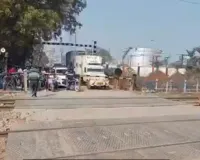 मेरठ में रेलवे ट्रैक पार करते समय महिला की ट्रेन से हुई दर्दनाक मौत