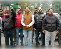 मुजफ्फरनगर कलेक्ट्रेट पर वाल्मीकि समाज का हल्ला बोल: सफाई कर्मचारी संघ चुनाव और ईपीएफ घोटाले को लेकर प्रदर्शन