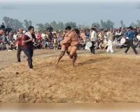 बसेड़ा के अखाड़े में पहलवानों ने दिखाया दम: उत्तराखंड के बिलाल ने बघरा के राजा को दी पटकनी, उमड़ा जनसैलाब