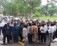 महोबा में शव दफनाने को लेकर विवाद, भाजपा नेता समेत 17 पर शांति भंग की कार्रवाई