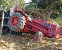 सहारनपुर: लकड़ियों से भरी ट्रैक्टर ट्रॉली पलटी, युवक की मौत