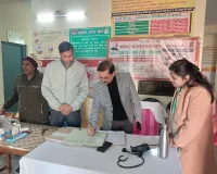 मुजफ्फरनगर: सीएमओ का 'एक्शन' मोड, चार स्वास्थ्य केंद्रों का औचक निरीक्षण कर परखीं व्यवस्थाएं