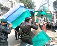 सहारनपुर: जेबीएस कॉलेज से पक्का बाग तक नगर निगम ने अतिक्रमण हटाओ अभियान चलाया, दुकानदारों से वसूला जुर्माना