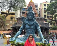 ग्लैमर की दुनिया में 'सत्यम शिवम सुंदरम' की गूँज: तनिषा मुखर्जी का सादगी भरा आध्यात्मिक अवतार