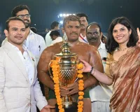 मुंबई में लौटी अखाड़े की शान: कुश्ती के महादंगल ने रचा इतिहास; कांदिवली में जुटा पहलवानों का हुजूम