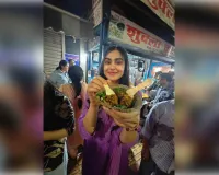 लखनऊ की गलियों में दिखा अदा शर्मा का दिलकश अंदाज़: नवाबों के शहर में चखा 'चाट' का स्वाद, सादगी ने जीता फैंस का दिल