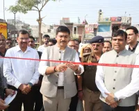 सहारनपुर : जिलाधिकारी द्वारा मानकमऊ में रोड़वेज बस स्टैण्ड का उद्घाटन करते हुए हरी झंडी दिखाकर निगम बसों का संचालन किया प्रारम्भ