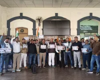 सहारनपुर में रेलवे कर्मचारियों ने मजदूर विरोधी नीतियों के खिलाफ विरोध प्रदर्शन किया