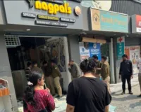 नोएडा: कोको काउंटी रेस्टोरेंट में रसोई गैस लीक से आग, 4 लोग घायल