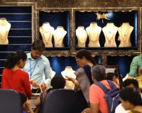 डॉलर की कमजोरी और भू-राजनीतिक तनावों से सोने-चांदी की कीमतों में आई तेज उछाल