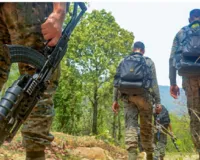 बीजापुर के जंगलों में सुरक्षाबलों और नक्सलियों के बीच मुठभेड़ जारी, अब तक एक माओवादी ढेर