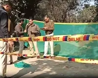 दिल्ली जनकपुरी हादसा: एफआईआर में खुलासा- कोई चेतावनी बोर्ड नहीं, न बैरिकेड, न रोशनी