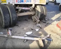 नई दिल्ली : एनएच-9 पर कार और कंटेनर में टक्कर, दो महिलाओं की मौत, तीन घायल