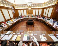 कैबिनेट ने साउथ ब्लॉक में हुई आखिरी बैठक में सड़क और रेलवे से जुड़े 1.60 लाख करोड़ रुपए के प्रोजेक्ट्स को मंजूरी दी 