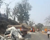 गुजरात के वलसाड में भीषण सड़क हादसा: कार और ट्रक की टक्कर में एक ही परिवार के 7 लोगों की मौत