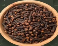 गर्मियों में शरीर को ठंडा रखने में लौंग करेगी मदद, बस जान लें ये शानदार टिप्स 