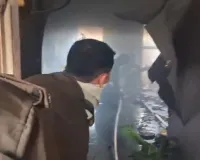 गाजियाबाद : अपार्टमेंट के फ्लैट में लगी भीषण आग, 14 वे फ्लोर पर था फ्लैट, फायर ब्रिगेड ने पाया काबू