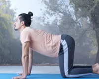 डेस्क जॉब वालों के लिए वरदान है 'मार्जरी आसन', दूर होगा गर्दन और पीठ का दर्द