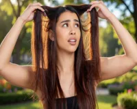 नीम हेयर थेरेपी: बार-बार रूसी कर रही परेशान, ट्राई करें आयुर्वेद में लिखी ये थेरेपी 