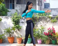 रोजाना करें कटिचक्रासन, पेट की चर्बी को कहें अलविदा