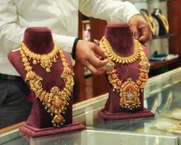 इजरायल-ईरान युद्ध बढ़ने से सोने-चांदी की कीमतों में तेज उछाल की आशंका: मार्केट एक्सपर्ट्स