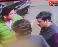 मेरठ में दिनदहाड़े दबंगई! दुकानों में घुसकर व्यापारियों से मारपीट, CCTV में कैद वारदात