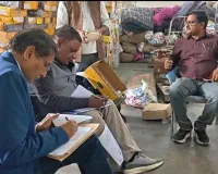 मुरादाबाद: नवीन मंडी समिति में फूड विभाग की बड़ी छापेमारी, बिना बैच नंबर और एक्सपायरी डेट के बिक रही थी खजूर