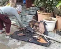 गाजियाबाद: भाजपा नेता के आवास पर हमला, केमिकल बम से घर में लगी भीषण आग