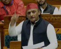 लोकसभा में अखिलेश का तीखा हमला: 'जिन्होंने गोलियां चलवाईं, वे राम मंदिर बनवा रहे हैं'