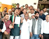 सहारनपुर में कांग्रेस का शंकराचार्य के खिलाफ एफआईआर के विरोध में प्रदर्शन, प्रशासन को ज्ञापन सौंपा